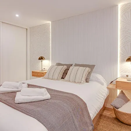 Diseno Con Garaje Gratis By Theblueapartments Com Appartement La Corogne